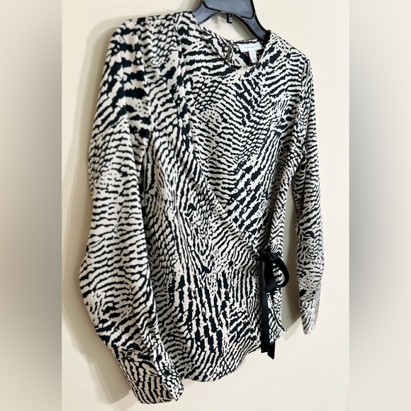 TOPSHOP Women’s Zebra Animal Print Draped Ribbon Side Tie Wrap Blouse Size‎ 2 - Picture 6 of 14